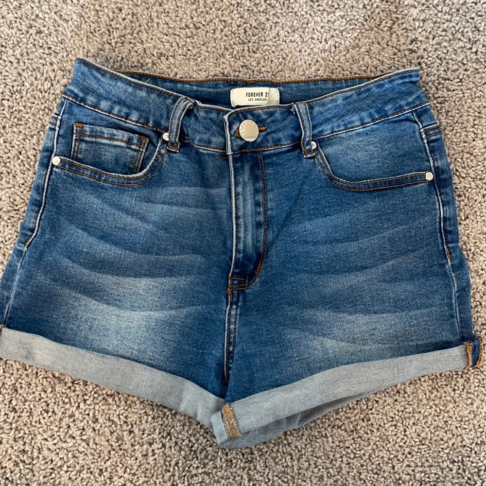 Forever21 jean shorts size 27